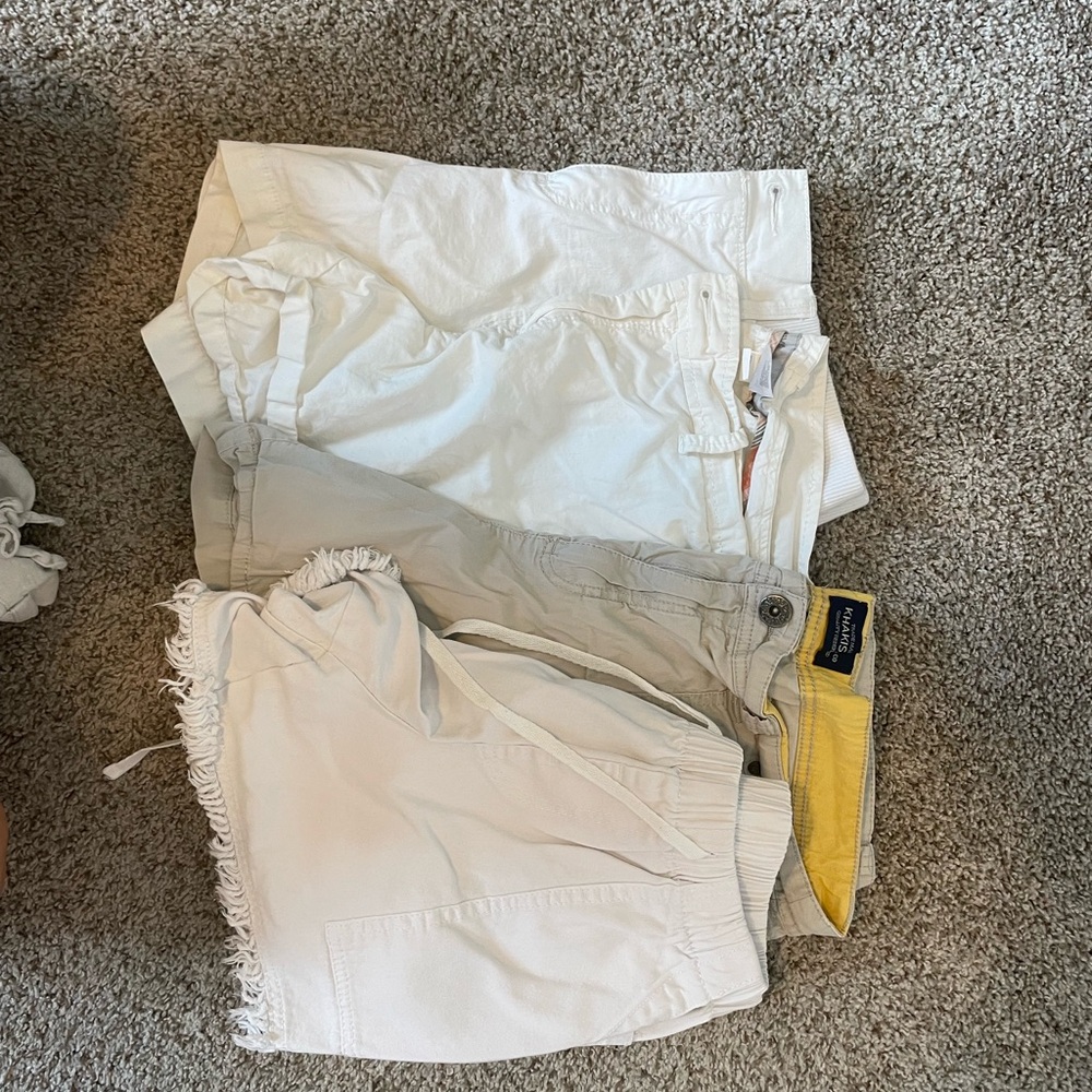 White and Cream Shorts Collection (lot of 4)